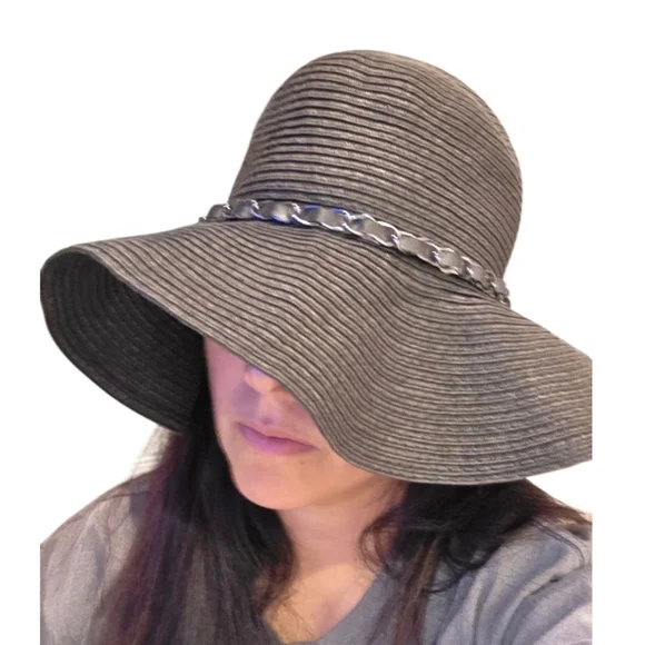 Chic Black Wide Brim Hat with Chain Accent - Picture 2 of 7